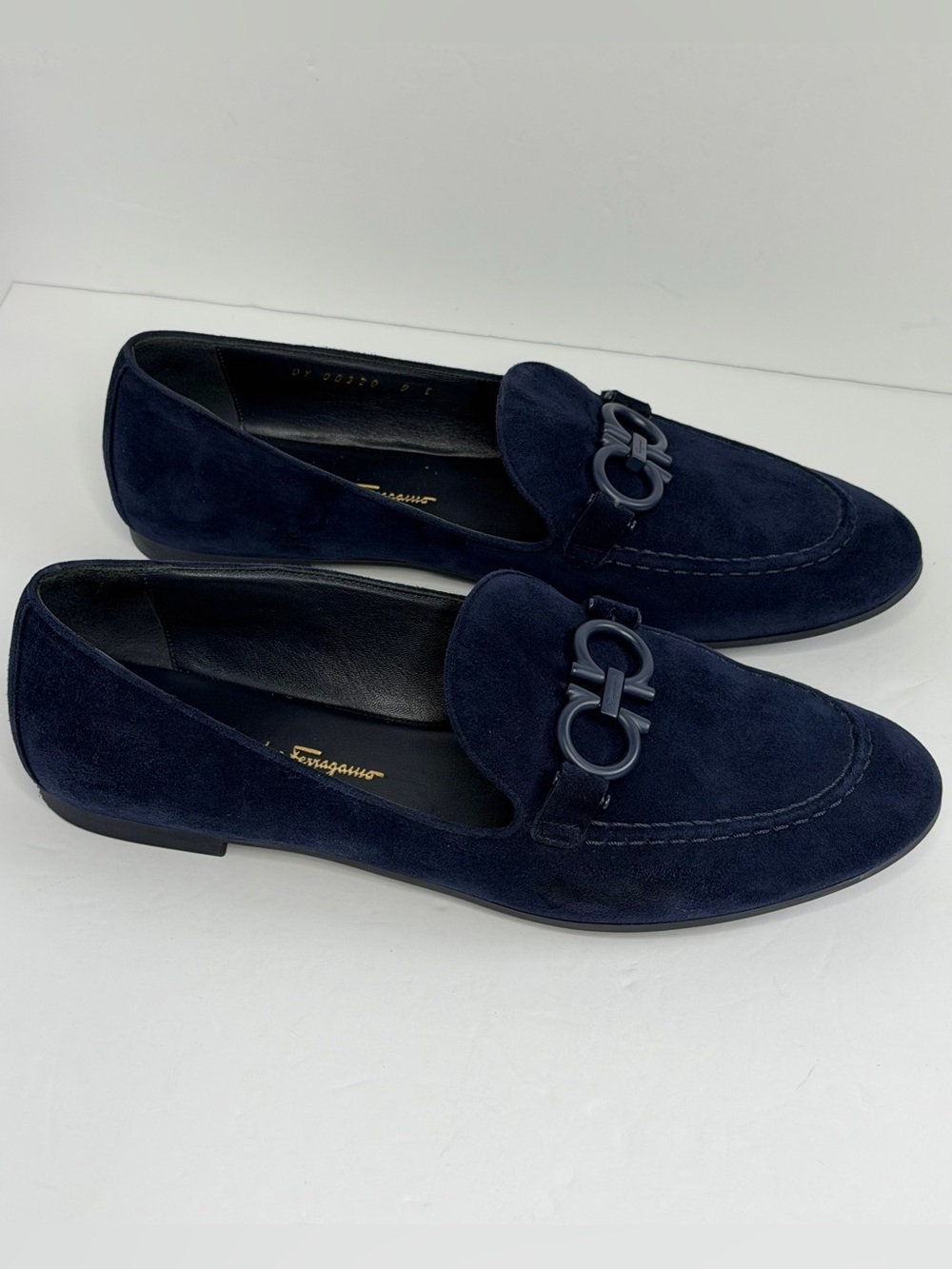 SALVATORE FERRAGAMO Navy Blue Trifoglio Loafer - size 9 C - Picture 3 of 13